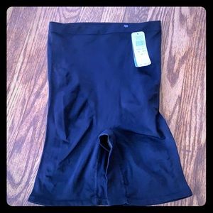 Wacoal also b-smooth shapewear black NWT